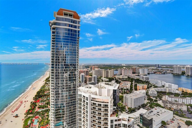 Building Photo - 18101 Collins Ave