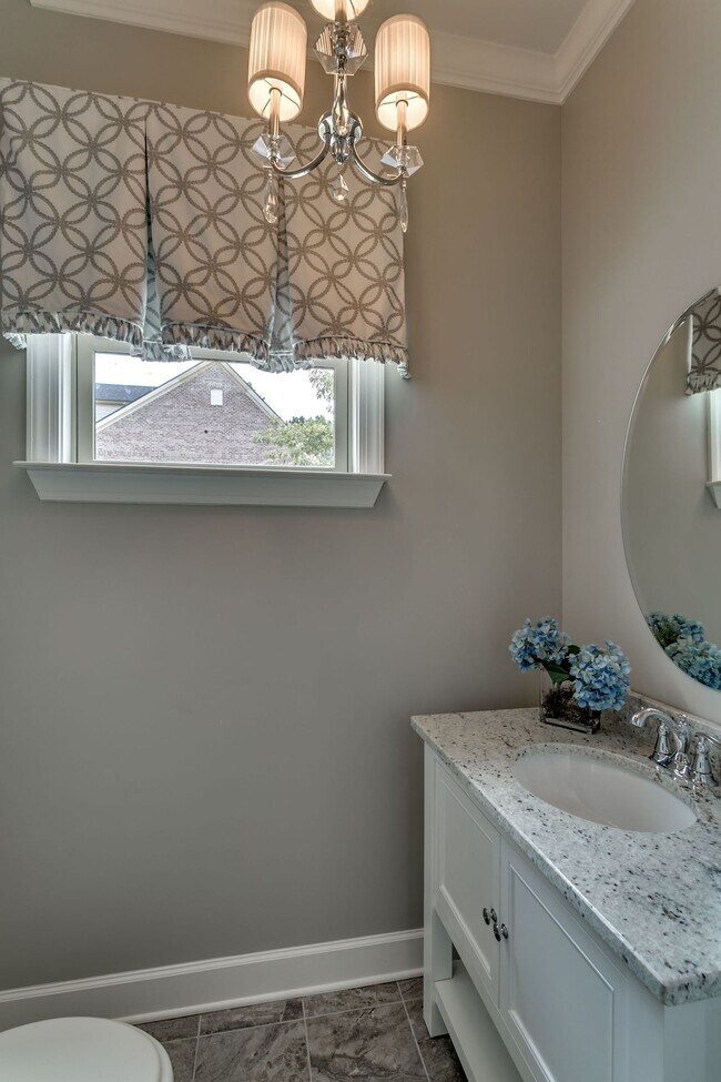 Building Photo - Pinnacle Park Townhomes -- Furnished, Utilities Included