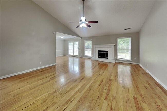 Building Photo - 4620 Hampton Square Dr