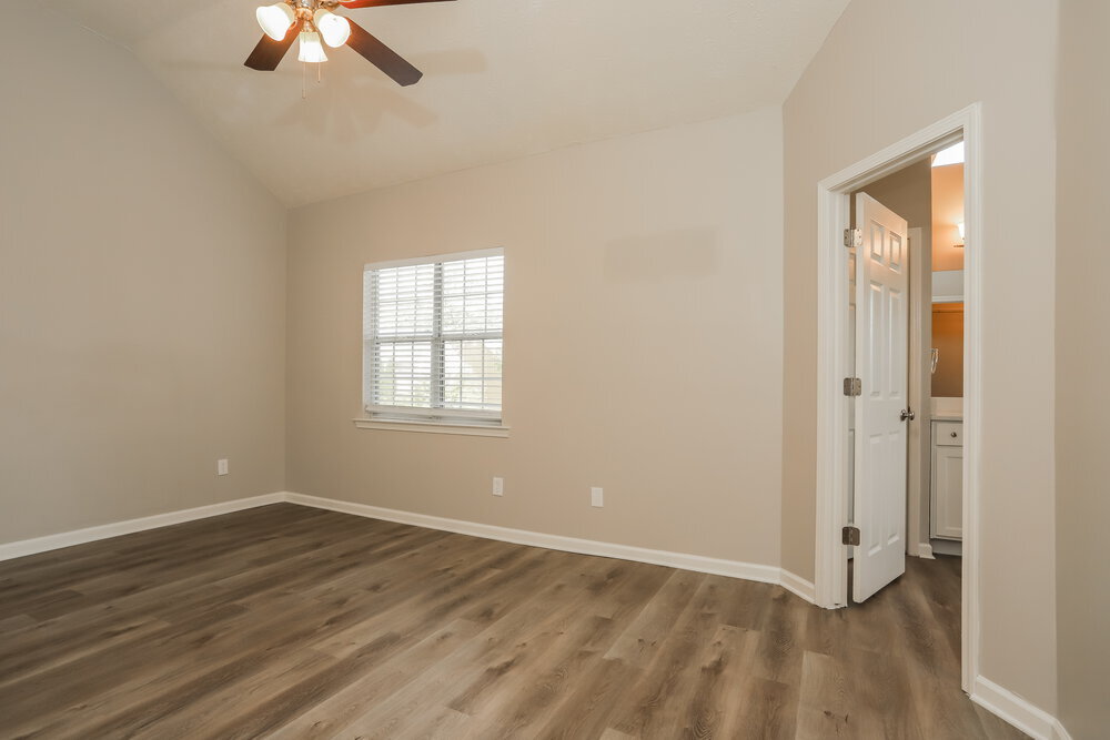Building Photo - 2057 Wedgewood Dr