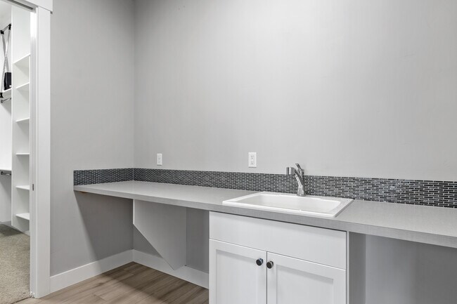 Building Photo - 9042 S La Pampa Way