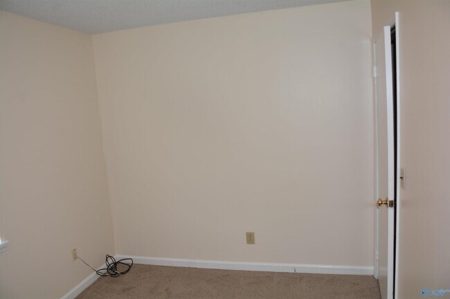 Building Photo - 6231 Maywick Dr NW