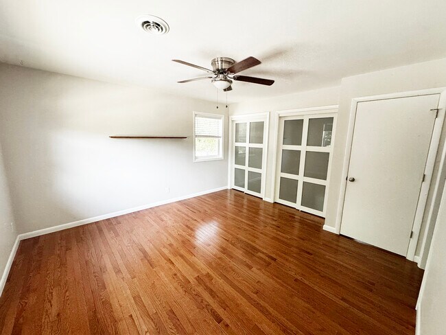 Building Photo - 118 Green Meadows Dr
