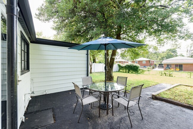 Building Photo - 4421 Picajune Ave