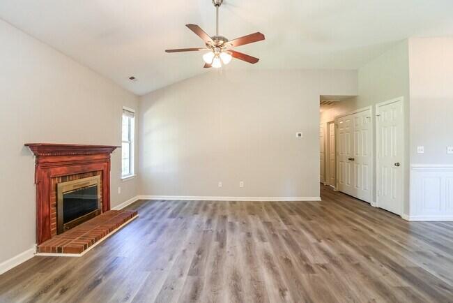 Building Photo - 3705 Arthur St