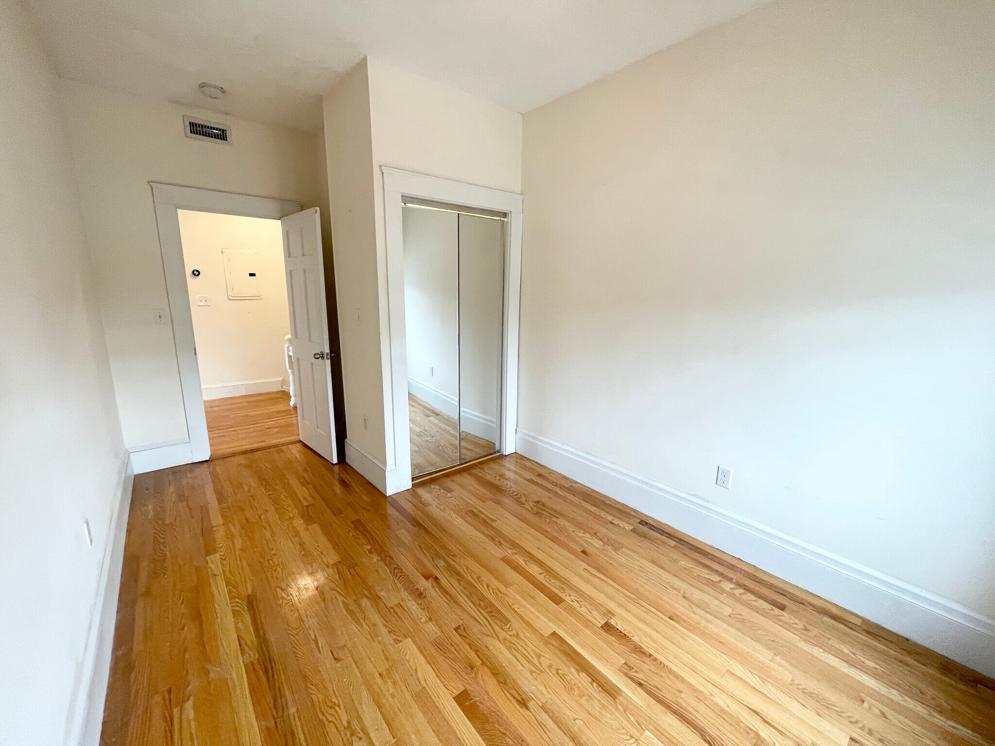 Building Photo - 94 L St