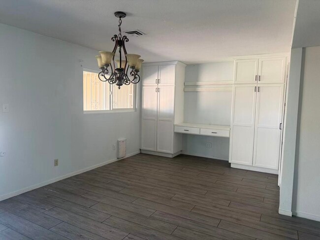 Building Photo - 1662 Shadow Mountain Pl