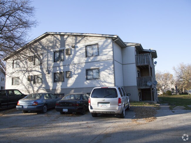 Building Photo - Laurel Village Apartments