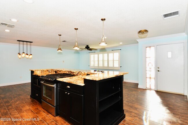 Building Photo - 405 Sparrow Dr