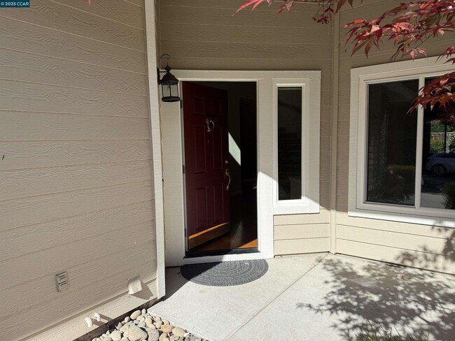 Building Photo - 600 Bourne Ct