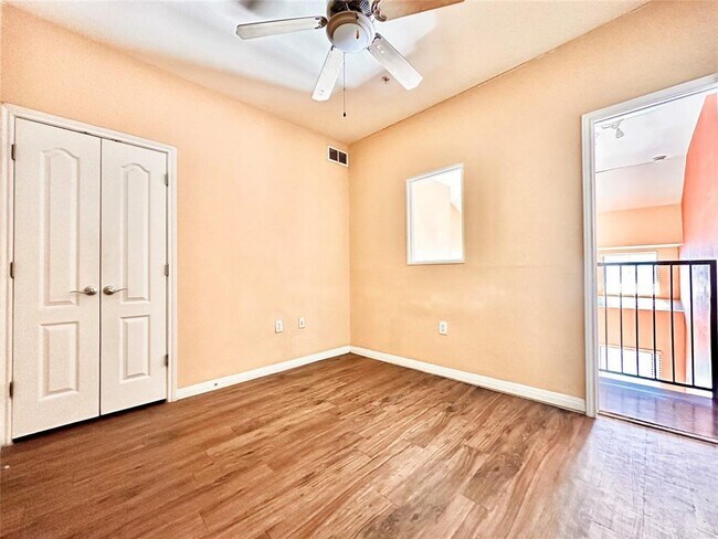 Building Photo - 2505 San Gabriel St