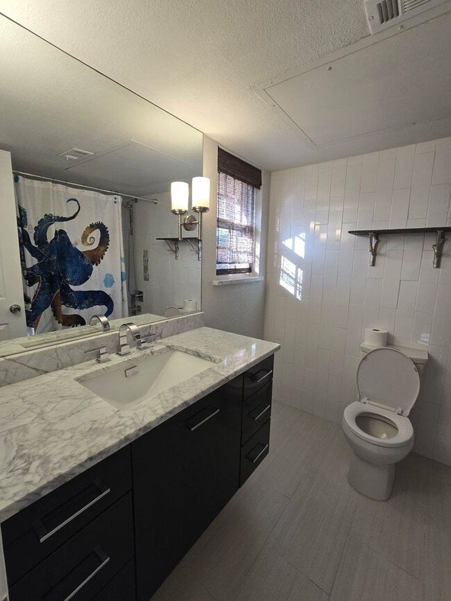 Building Photo - 5200 Martel Ave