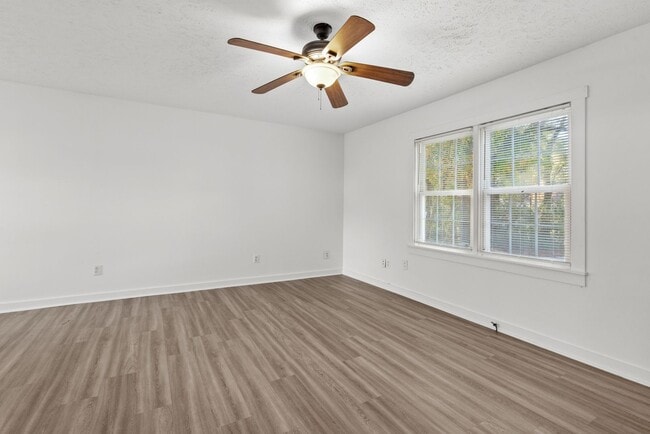 Building Photo - 8 Blocks from Garden City Beach! 2 Bed/1.5 Bath Duplex