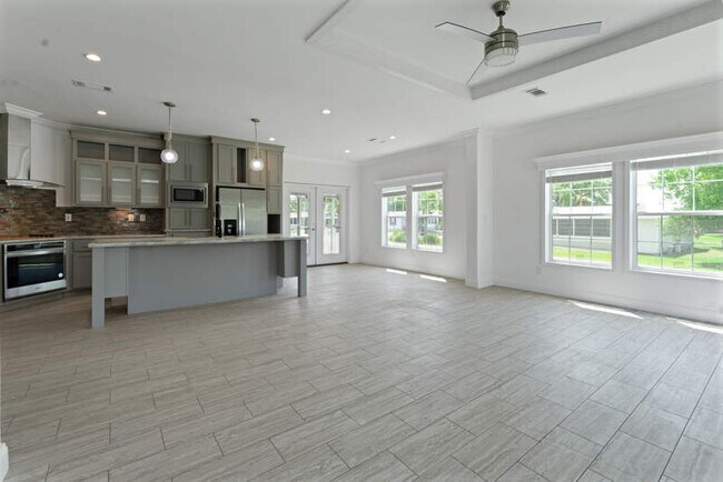 Building Photo - 3109 Walden Shores Blvd