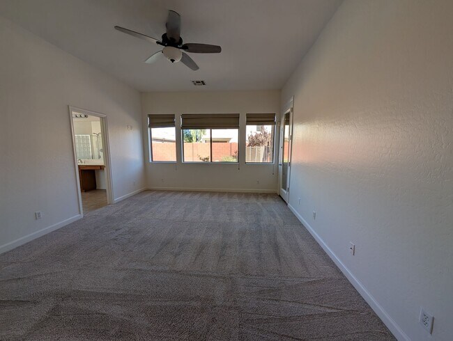 Building Photo - 4 bedroom 2 Bathroom Cooper Commons Home