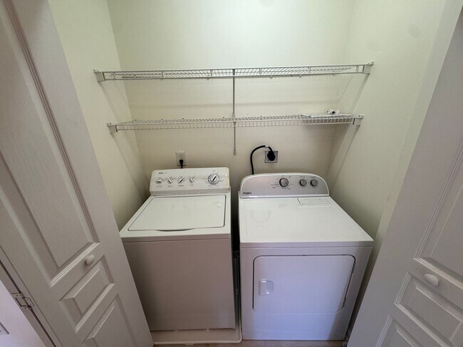 Building Photo - Spacious South Durham Townhouse!