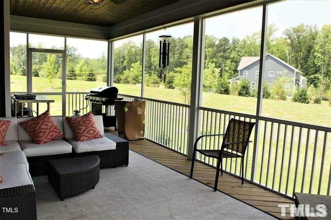 Building Photo - 5 Bedroom and a Bonus Room Single Family i...