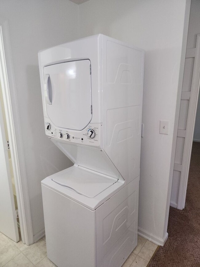 Building Photo - DUPLEX IN PRINCE GEORGE