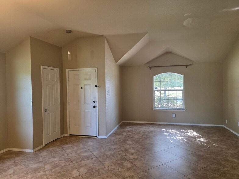 Building Photo - 12112 Lamington Dr