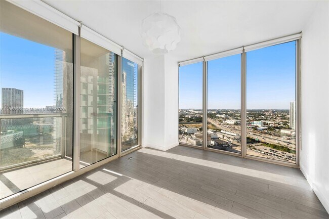 Building Photo - 888 Biscayne Blvd
