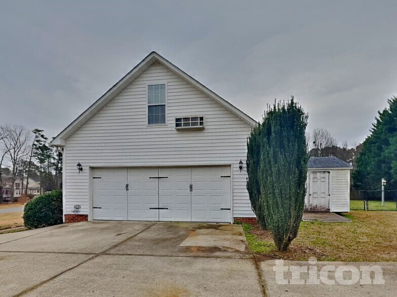 Building Photo - 46 Albemarle Dr