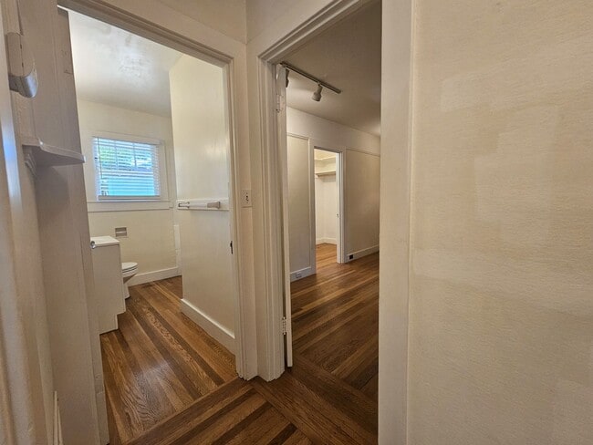 Building Photo - 4-Bedroom Single Family Home in Palo Alto-  lease take over