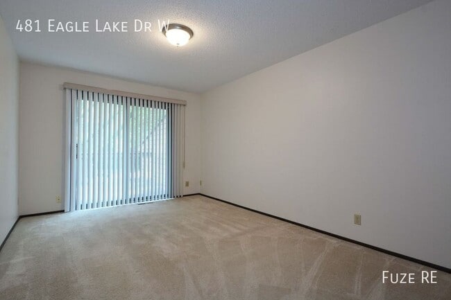 Building Photo - 481 W Eagle Lake Dr