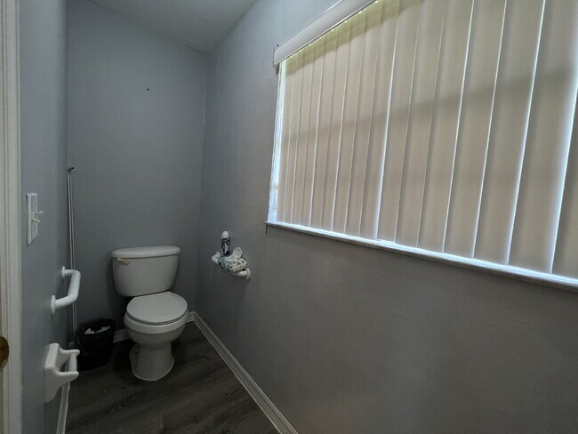 Building Photo - Charming 3-Bed, 2-Bath Home in Kissimmee –...