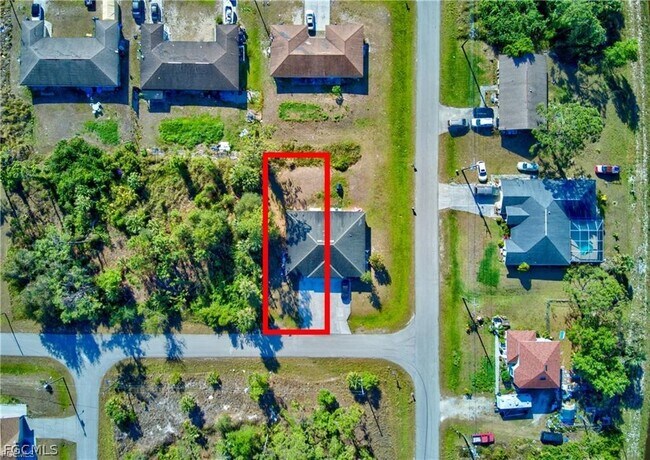 Building Photo - 2705 Matena Ave S