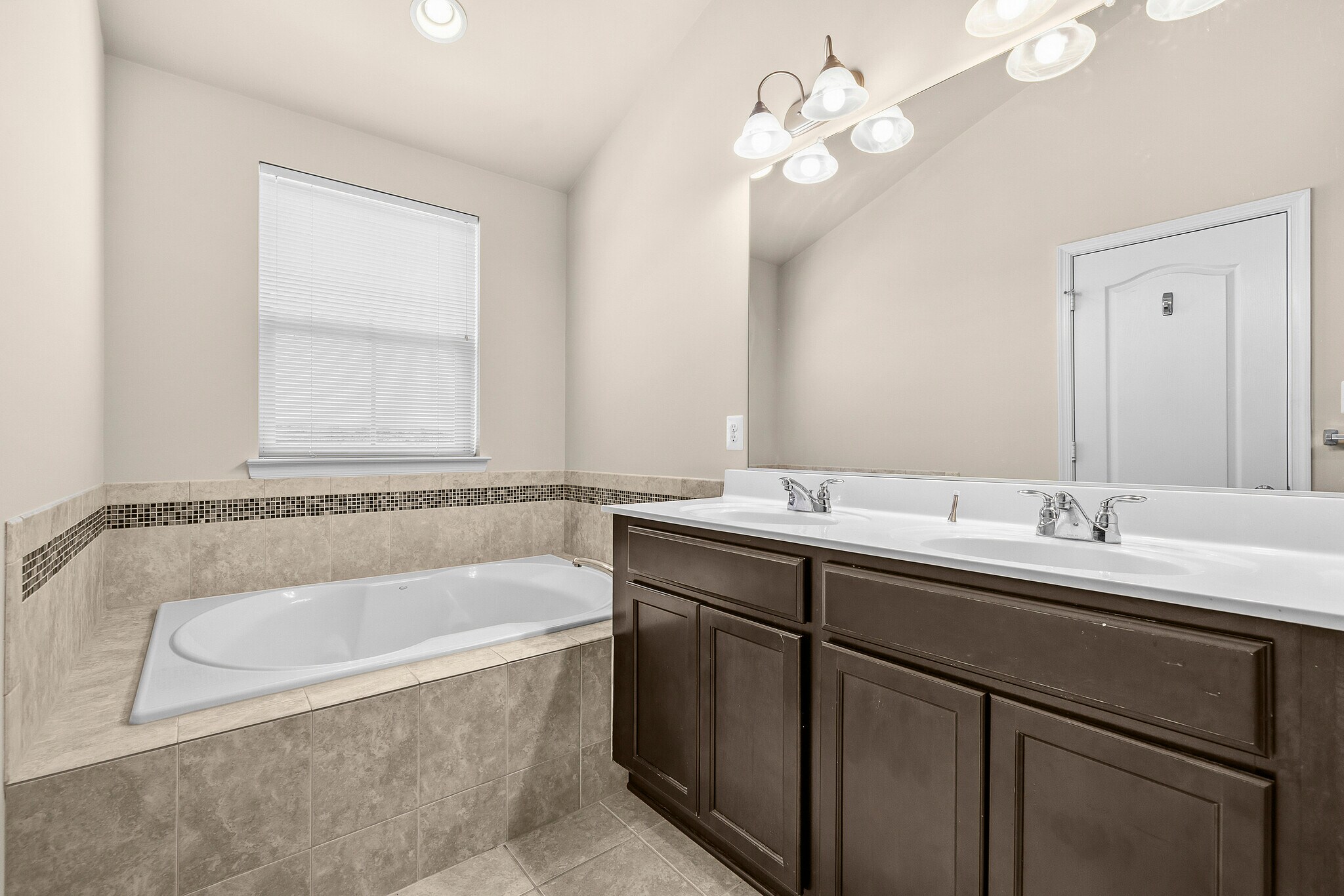 Building Photo - 22711 Newcut Rd