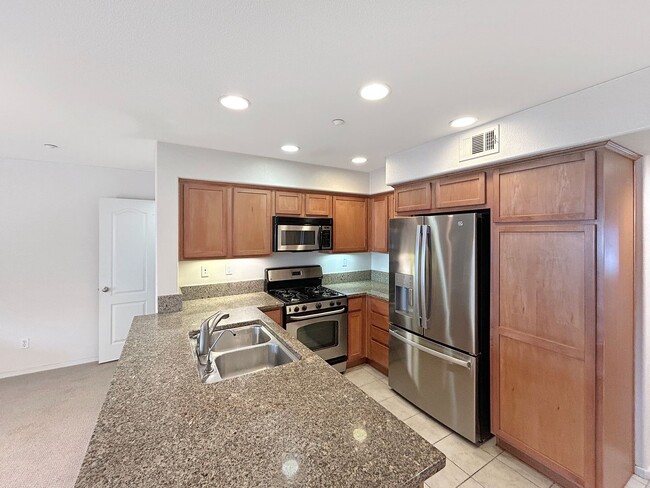 Building Photo - Stunning 2BD/2BA w/ In-Unit Laundry and Attached Garage in Midway District!