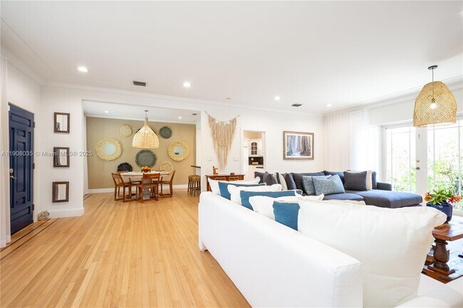 Building Photo - 501 SW 19th Rd