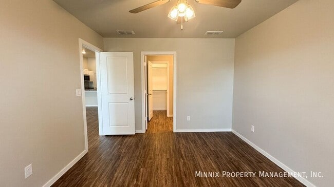 Building Photo - 2101 N Jayton Ave