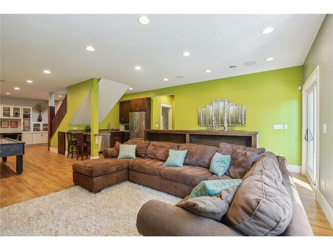 Building Photo - 4015 Wood End Dr