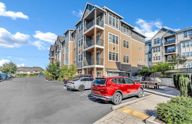 Building Photo - 17181 SW Snowdale St