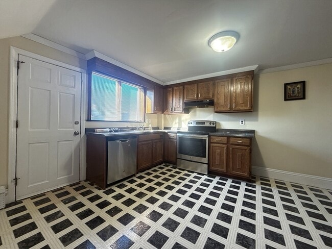 Building Photo - 48 Tappan St