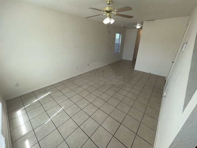 Building Photo - 4005 Doraine Ct