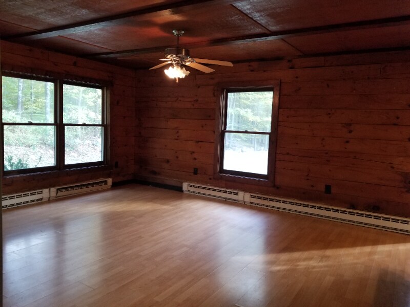 Building Photo - 208 Sellersville Dr