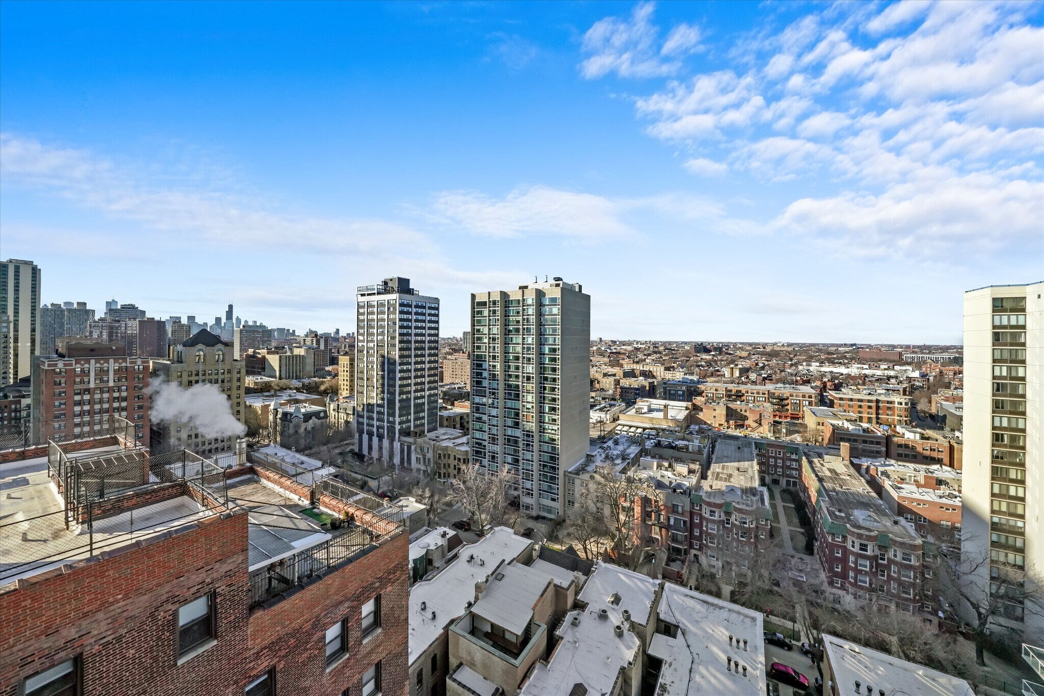 Building Photo - 2740 N Pine Grove Ave