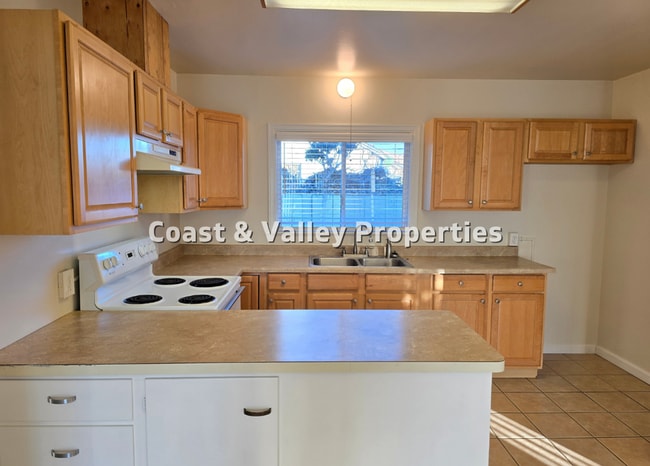 Building Photo - South Salinas HOME for RENT!!!