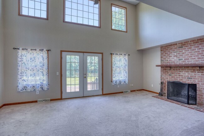 Building Photo - 259 Blackbird Forest Rd