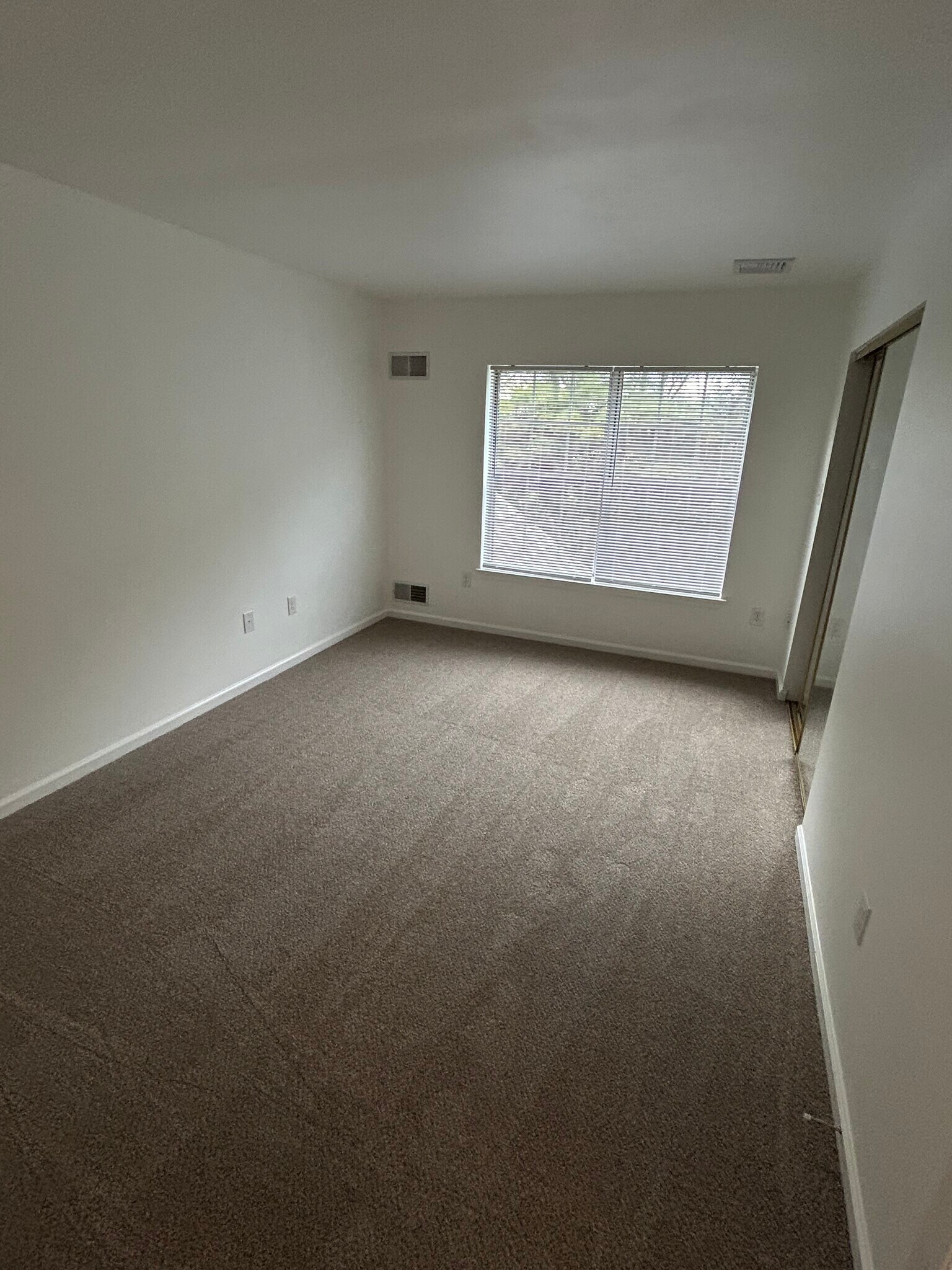 Building Photo - 133 Delancy Pl