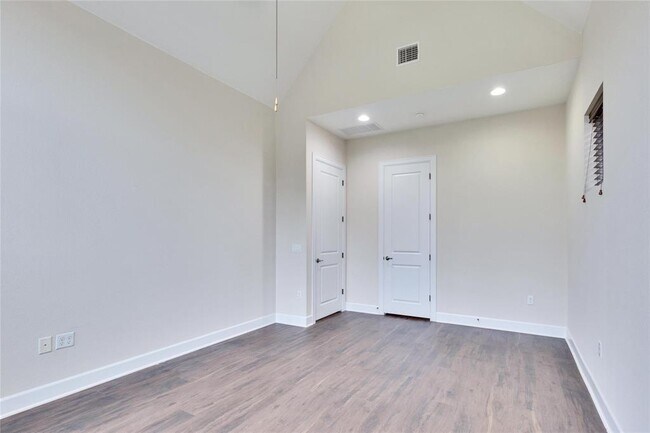 Building Photo - 14208 Tyburn Trail
