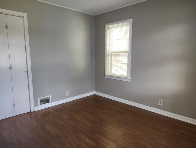 Building Photo - 4628 W Drexel Ave