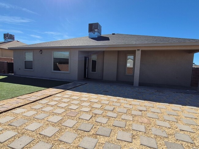 Building Photo - 1245 La Sienna