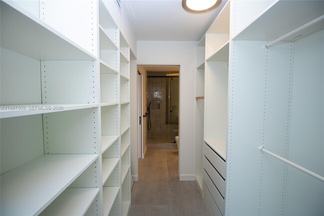 Building Photo - 2899 Collins Ave