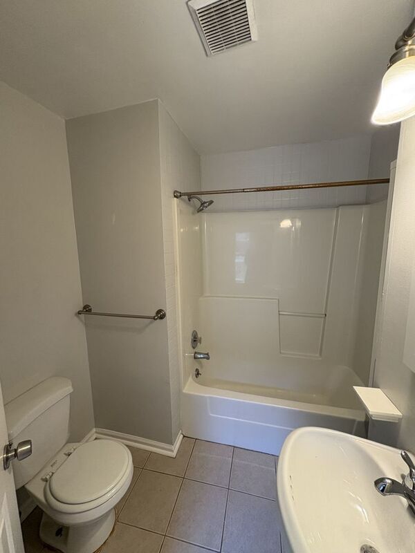 Building Photo - 2030 E Baltimore St