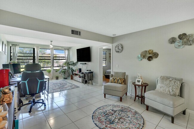Building Photo - 6037 Balboa Cir