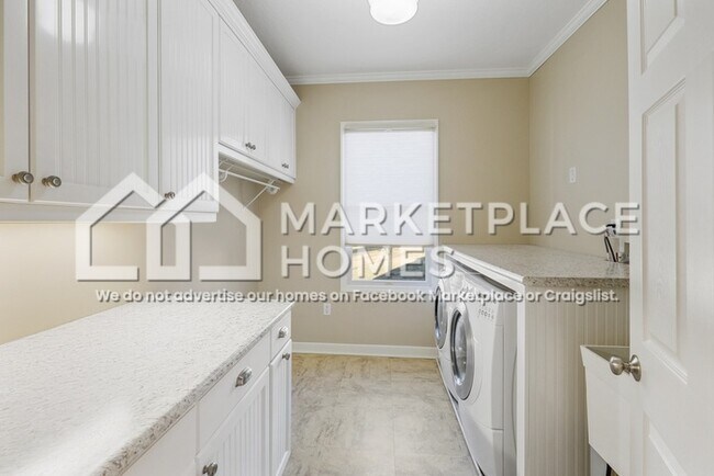 Building Photo - 226 Morning Grove Ln