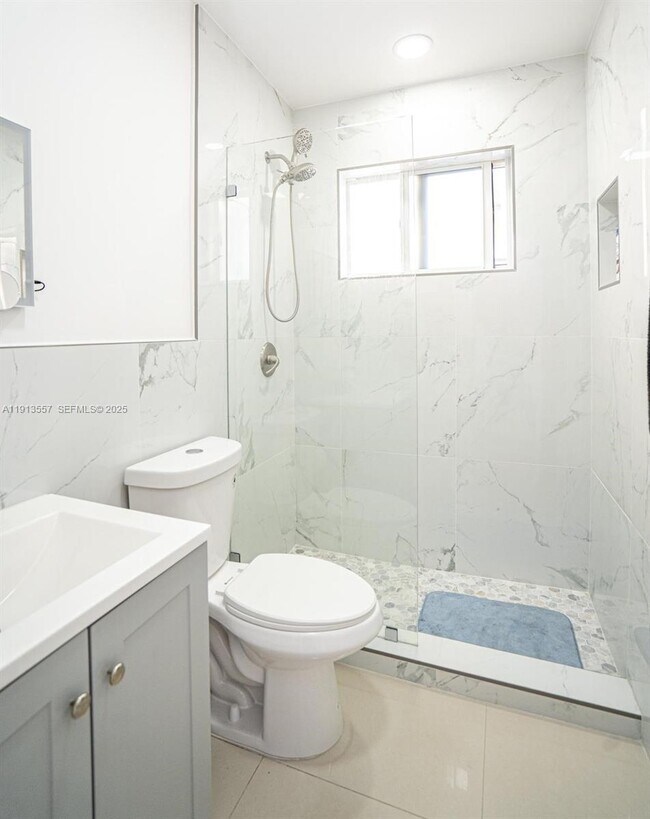 Building Photo - 2388 NE 173rd St